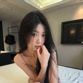 白云百分百真人自做 - 泡芙